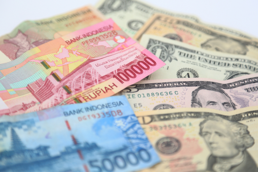 Rupiah Melemah, Ancaman Harga Naik hingga PHK Mulai Mengintai Masyarakat Desa