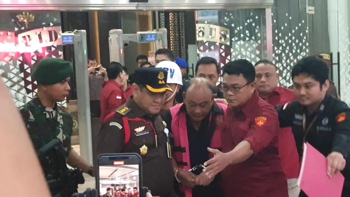 Mantan Kepala BGN Dadan Hindayana Ditahan Kejagung, Kantor Badan Gizi Nasional Digeledah
