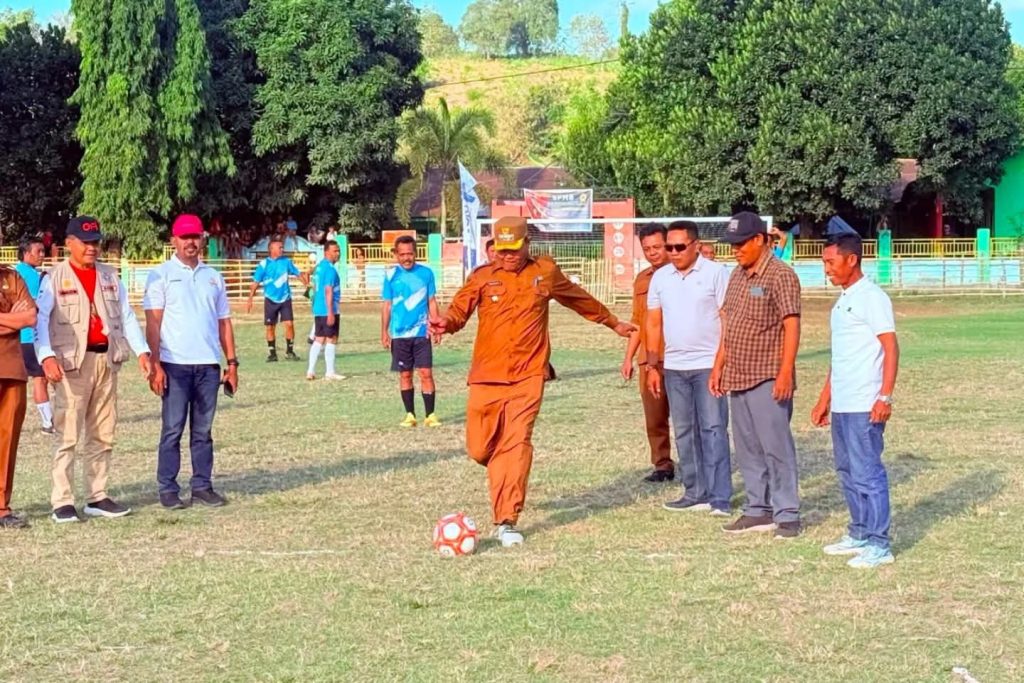 Bupati Sumbawa Buka Open Turnamen Kakiang Cup 2026, Dorong Sportivitas dan Pembinaan Talenta Muda
